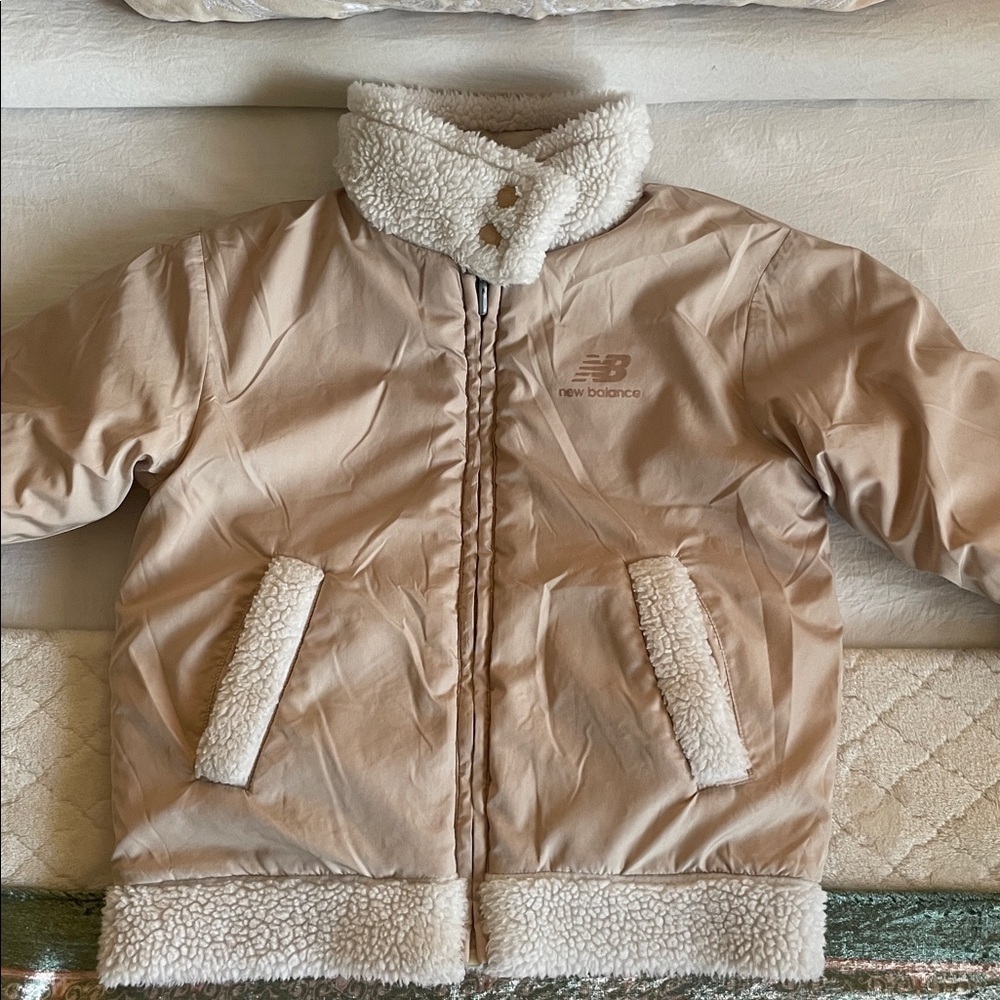 NEW BALANCE|Reversible Cream Cozy Sherpa Jacket| Kids size 4T| EUC